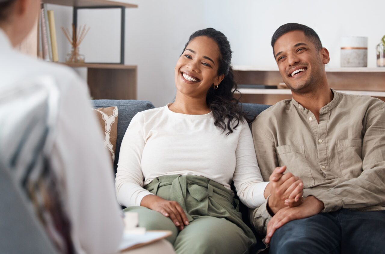 A couple discusses inpatient vs outpatient rehab with their therapist.